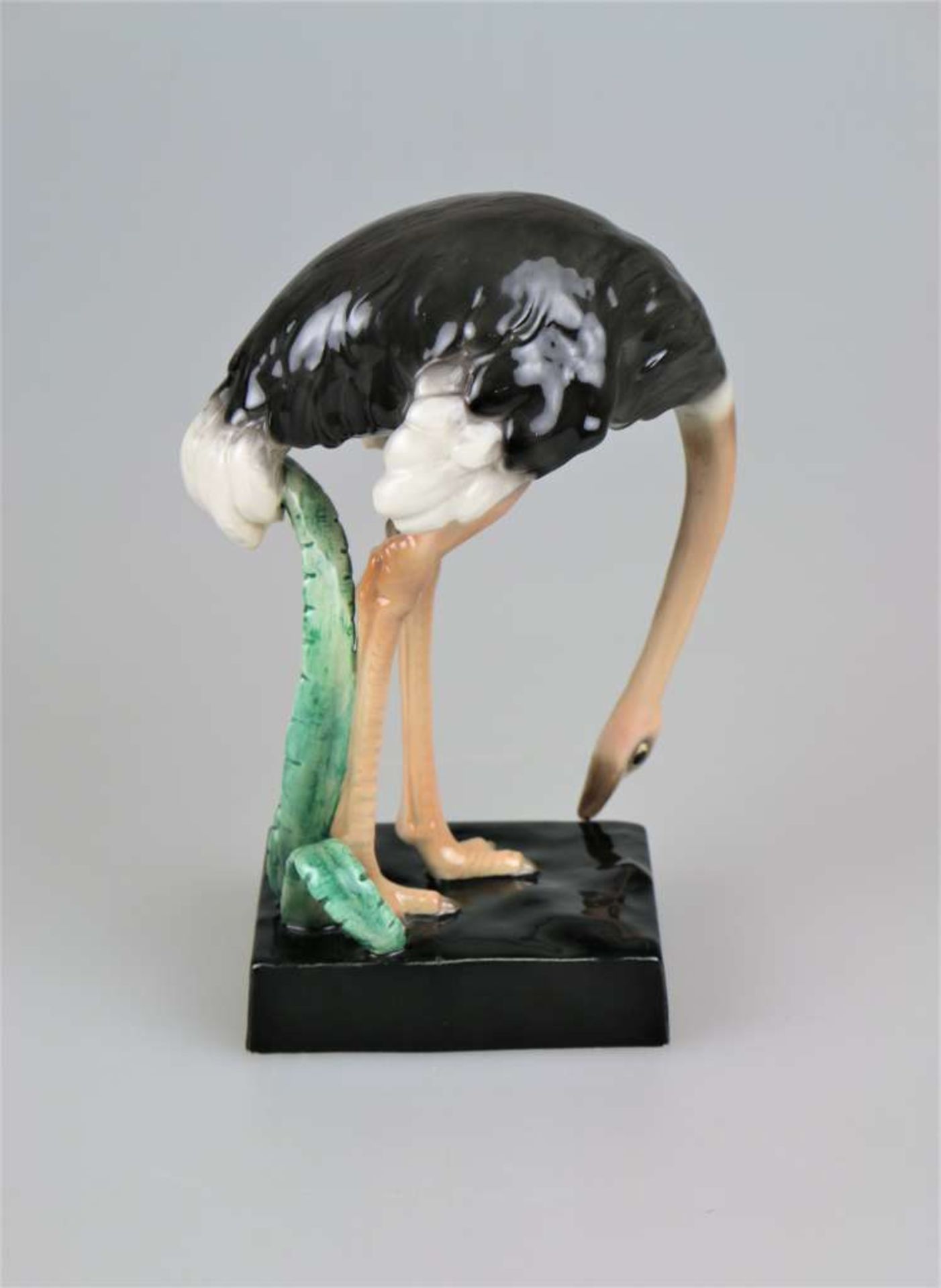 Goldscheider Wien, Straußenfigur, Art Deko um 1928, Entwurf "Waldmüller", Steingutscherben, Vogel am - Bild 3 aus 6