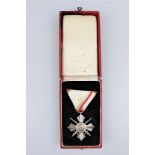 Bulgarien, Militärverdienst-Orden, silbernes Verdienstkreuz mit Schwertern am Dreiecksband im