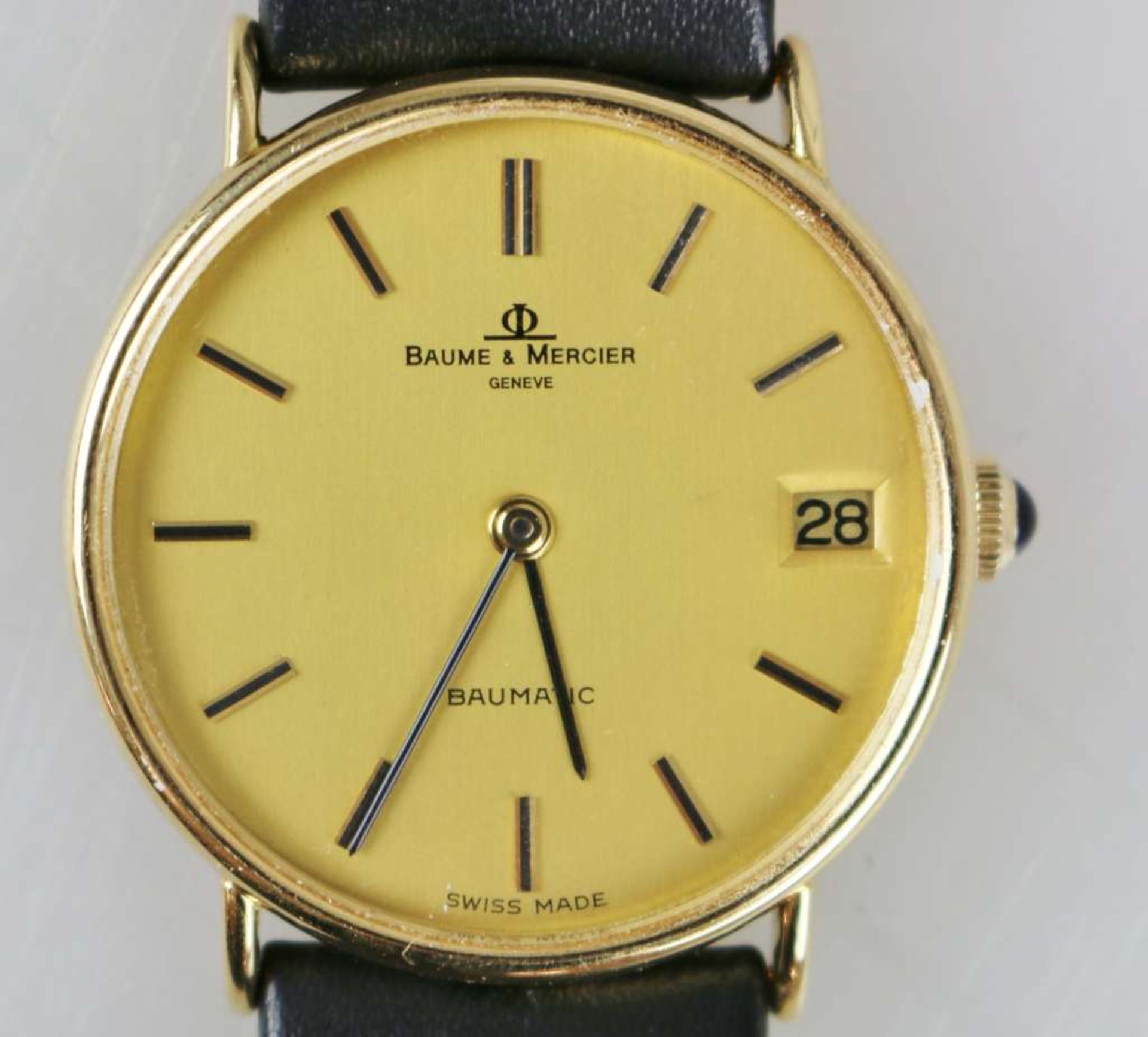 BAUME & MERCIER Herrenarmbanduhr, Ref. 35105. 750er GG, Automatic-Werk, goldenes Zifferblatt mit - Bild 2 aus 4