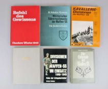 Konvolut 6 Fachbücher über die Waffen SS: Die Generale der Waffen-SS; Die Junkerschulen: