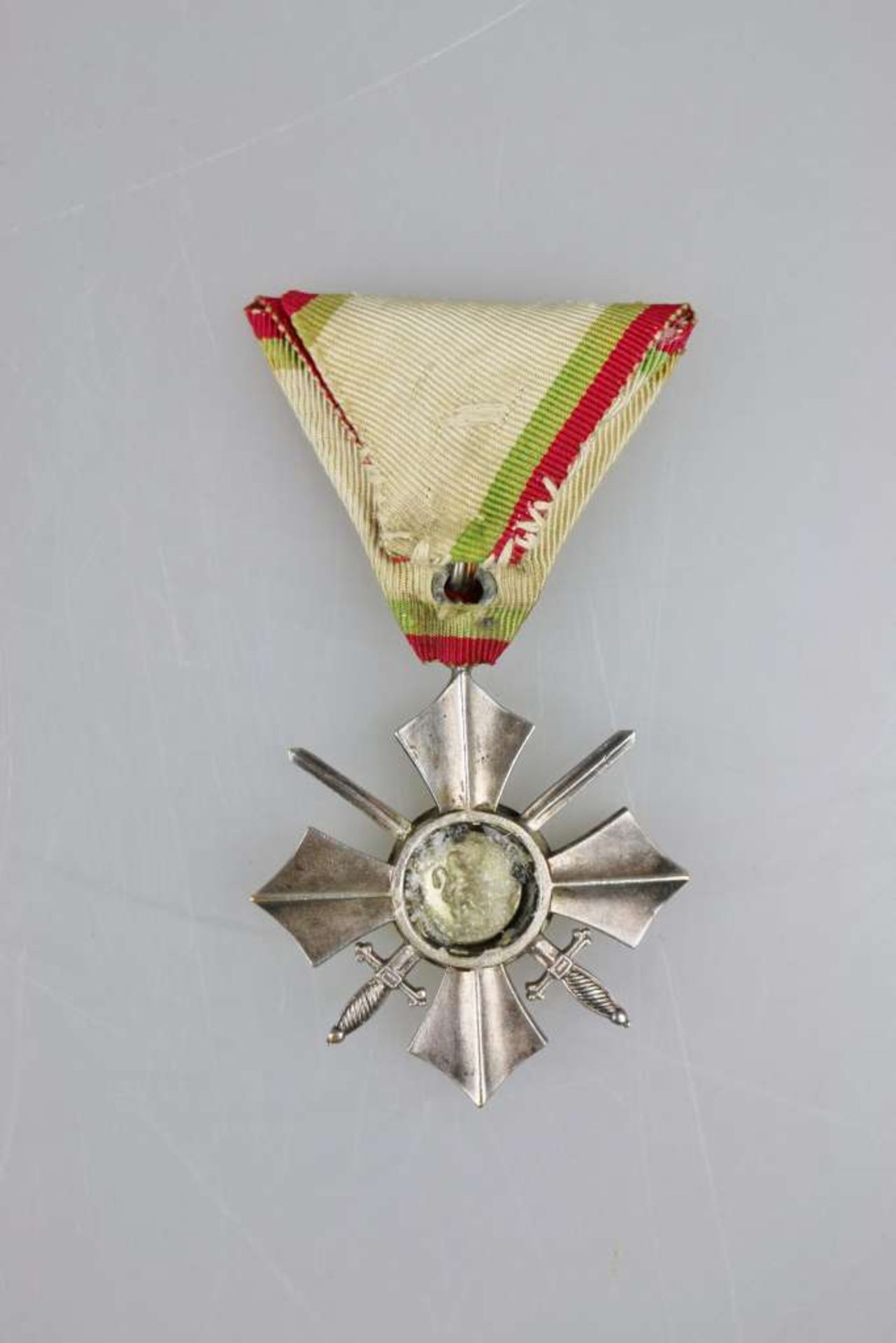 Bulgarien, Militärverdienst-Orden, silbernes Verdienstkreuz mit Schwertern am Dreiecksband im - Bild 3 aus 4