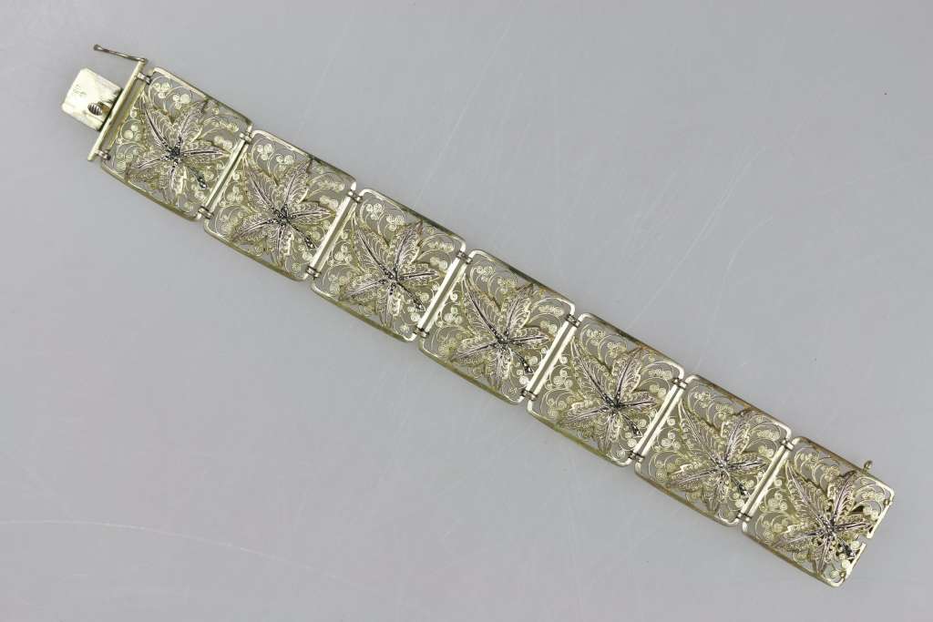 Jugenstil-Armband, 835er Silber, hauchvergoldet, Steckverschluss mit Sicherheitsacht, um 1905.