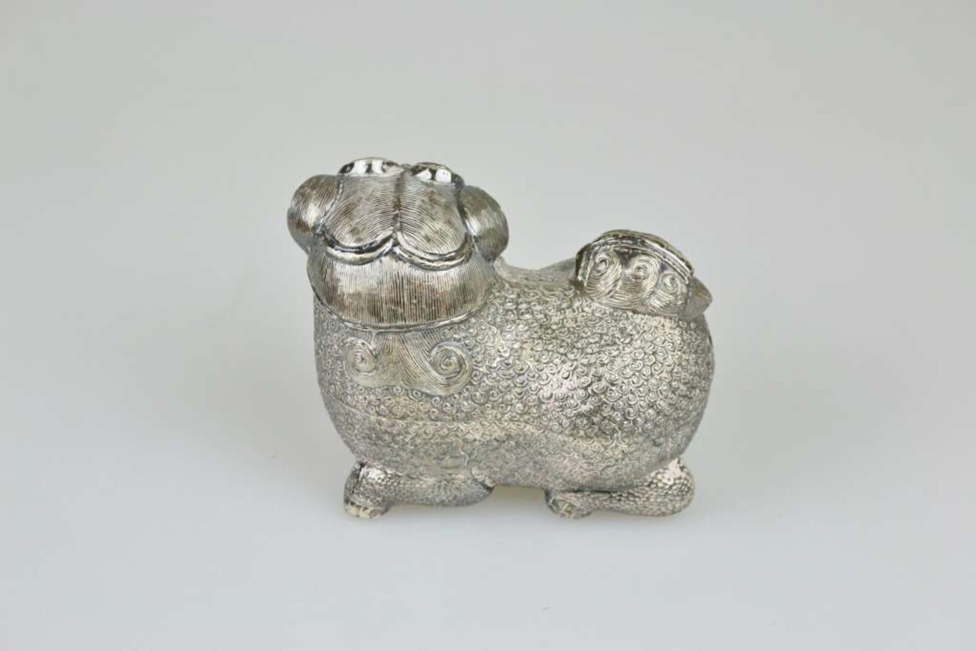Kambodscha, Betheldose in Form eines FO-Hundes, Silber (säuregeprüft), frühes 20. Jh., - Bild 2 aus 4