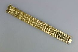 Breites Flechtarmband, 750er Gelbgold, Kastenverschluss mit zwei Sicherheitsachten, L.: ca. 17 cm,