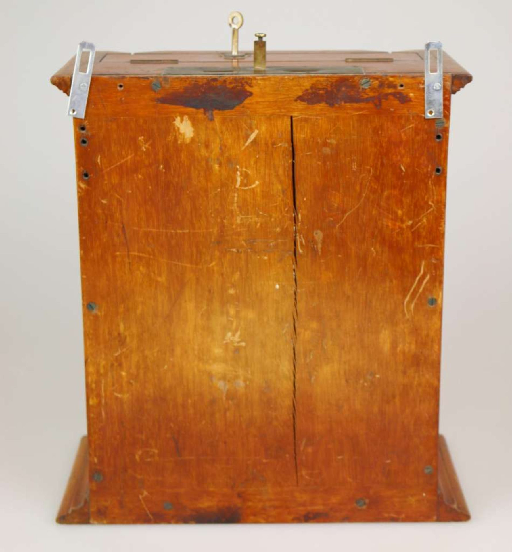 Münzwechselautomat "Cox's Change Till", No 648, England 19./20. Jh., Holzkasten mit Messingmechanik, - Bild 3 aus 4