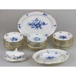 Meissen, Speiseservice, 19. Jh., Neuer Ausschnitt "Blaue Blume mit Insekten", Goldrand, 36-teilig,