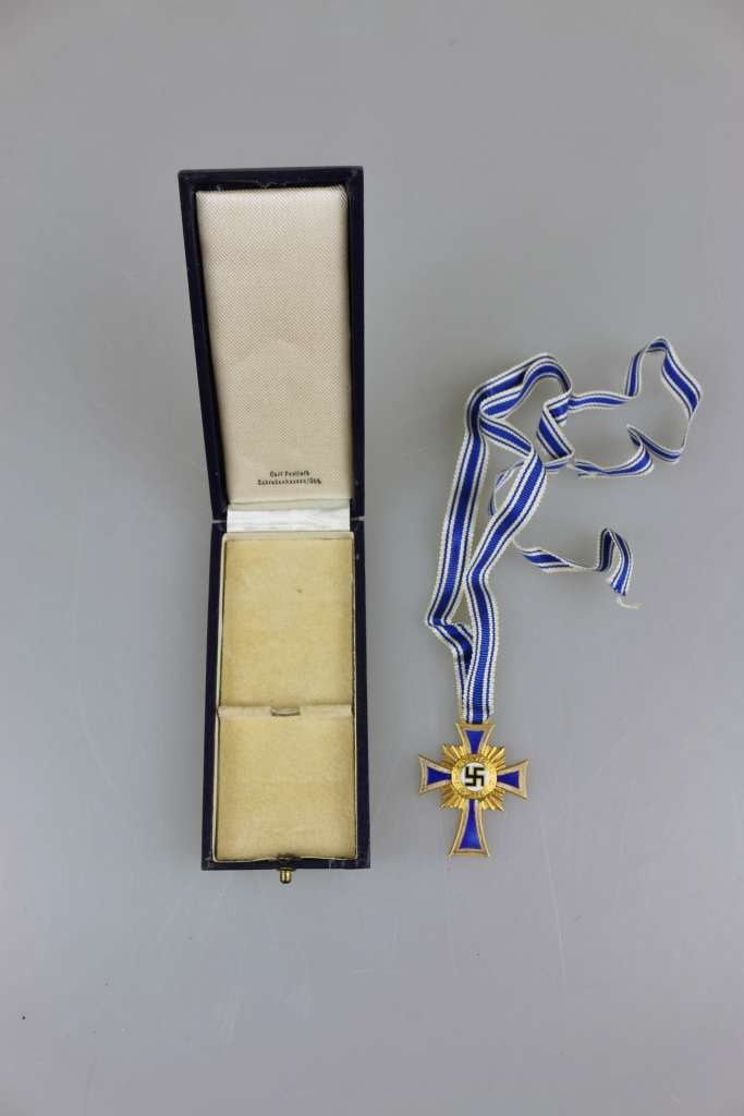 Mutterkreuz in Gold am Band, im original Verleihungsetui des Herstellers Carl Poellath, - Image 3 of 6