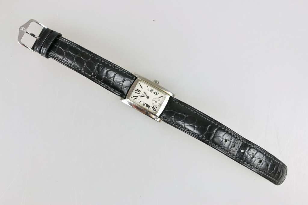 Longines Damenarmbanduhr, cremefarbenes Zifferblatt mit römischen Indizes und Sekundenanzeiger,