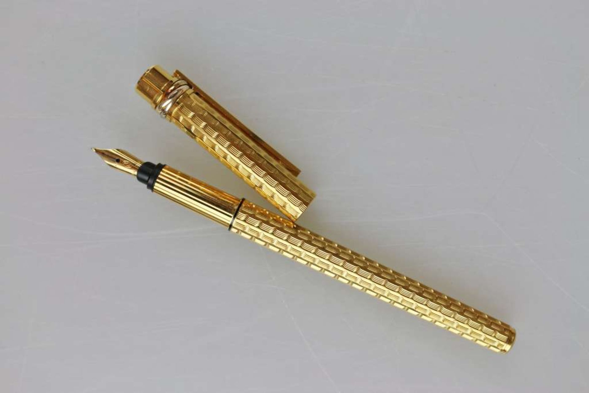 Must de Cartier, vergoldeter Füller, 1992, Stylos Must aus der Trinity Serie, 750er Gelbgoldfeder, - Bild 3 aus 4