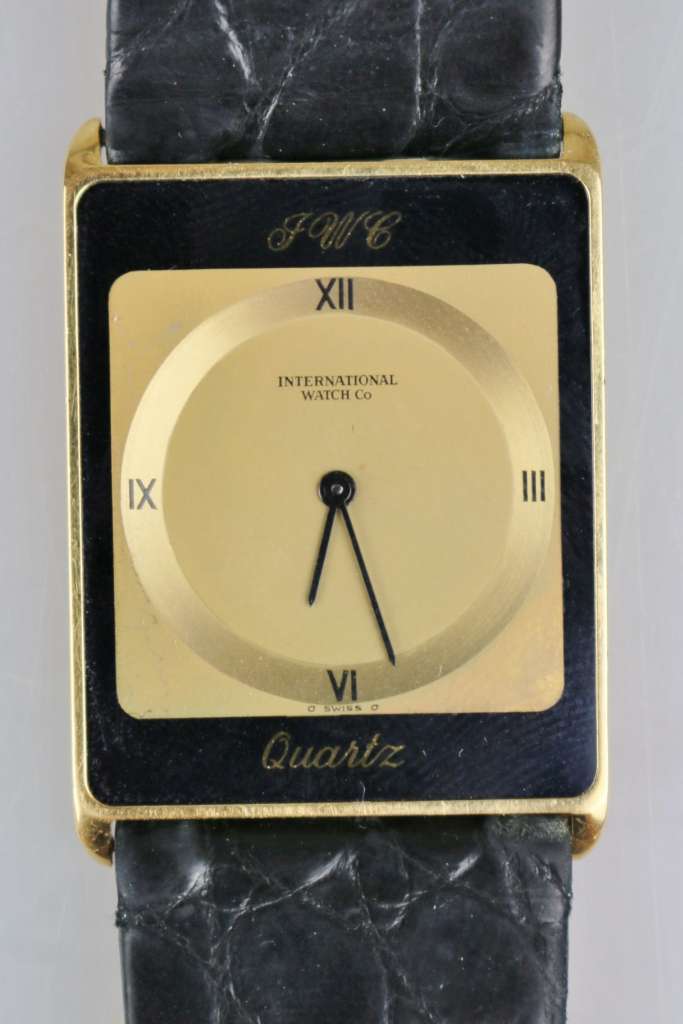 IWC Armbanduhr, Delirium, Spezialmodell, extrem flach, 750er Gelbgold, wohl 1973/74, rechteckiges - Image 3 of 5