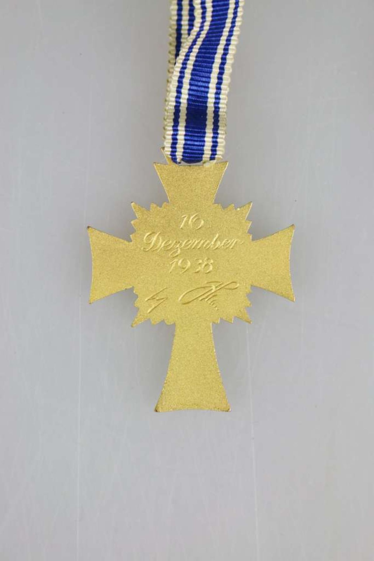 Mutterkreuz in Gold am Band, im original Verleihungsetui des Herstellers Friedrich Linden, - Bild 5 aus 5