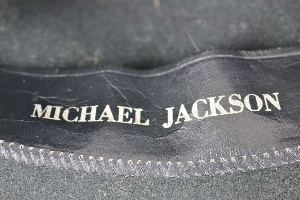 MICHAEL JACKSONs Originaler Fedora-Hut von der HISTORY WORLD TOUR 1997, Medium Size, 100% Wolle in - Image 6 of 10