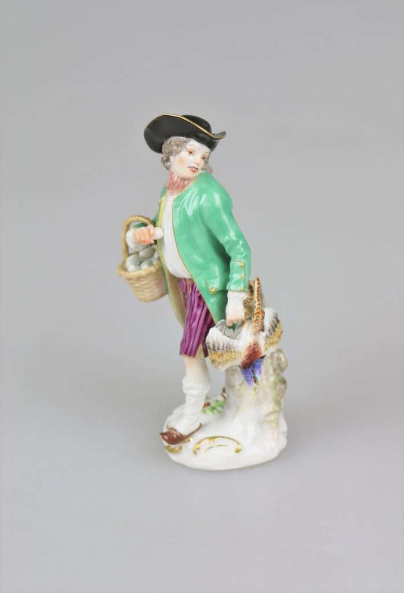 Meissen, Geflügelhändler aus der Serie "Cris de Paris", Porzellan, bunt bemalt und Gold staffiert,