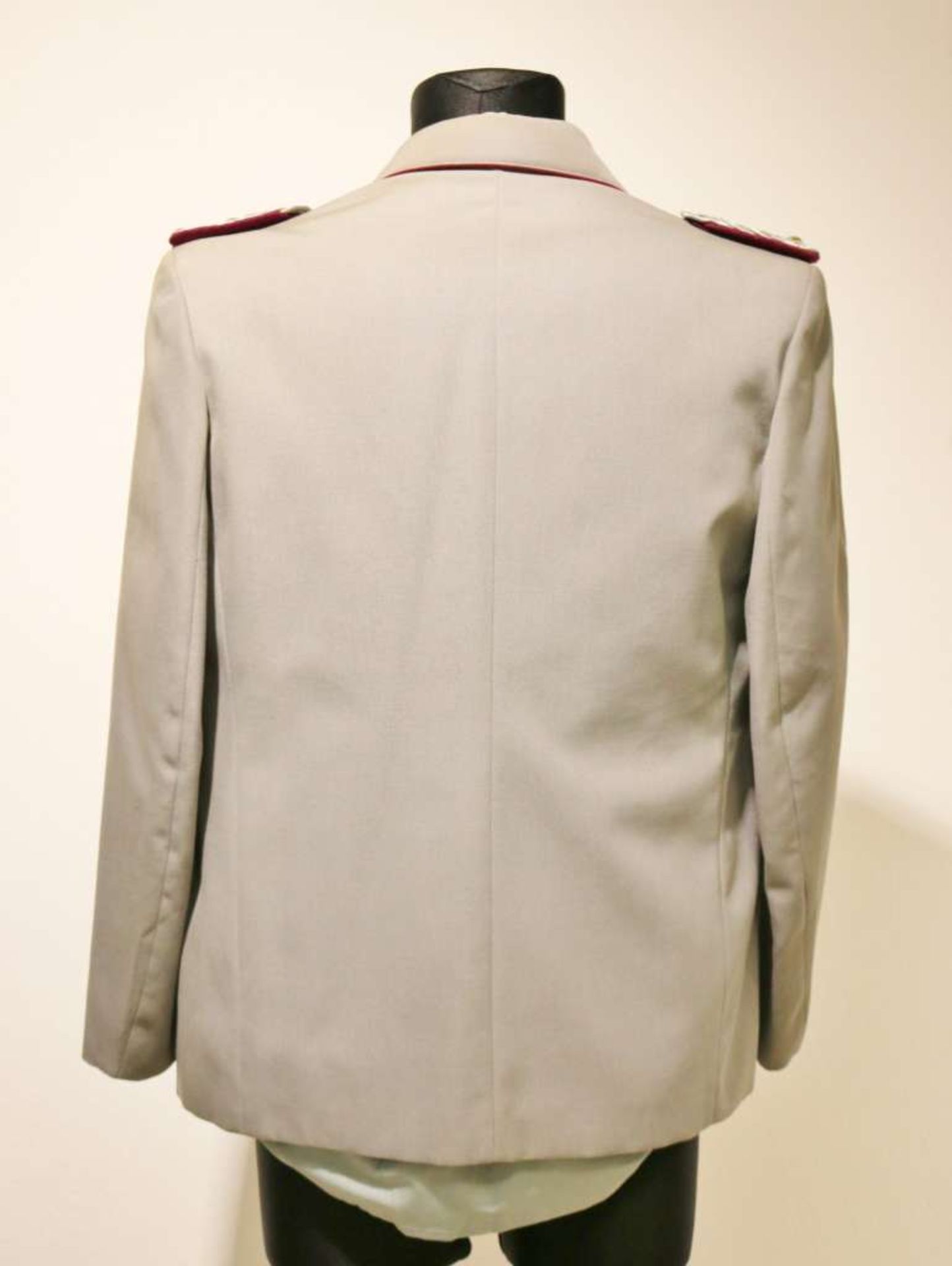 DDR, Uniform eines Majors der Zivilverteidigung, bestehend aus: Jacke, Hose, Hemd, Krawatte, al - Bild 3 aus 3