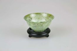 Feine Jade oder Nephrit Schale, China, wohl Qing-Dynastie (1644-1911), hauchdünne, transparent