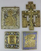 Ein Kruzifix und drei Metallikonen, Russland, 19./20. Jh., wohl Bronze und Messing, reliefiert