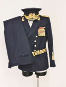 DDR, Uniform Admiral der Volksmarine, bestehend aus: Schirmütze, Jacke, Hemd, Hose und Koppel.