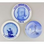 3 Porzellan Bildteller Kriegszeit 1914 -1918. Rosenthal Weihnachtsteller 1918, rückseitig mit