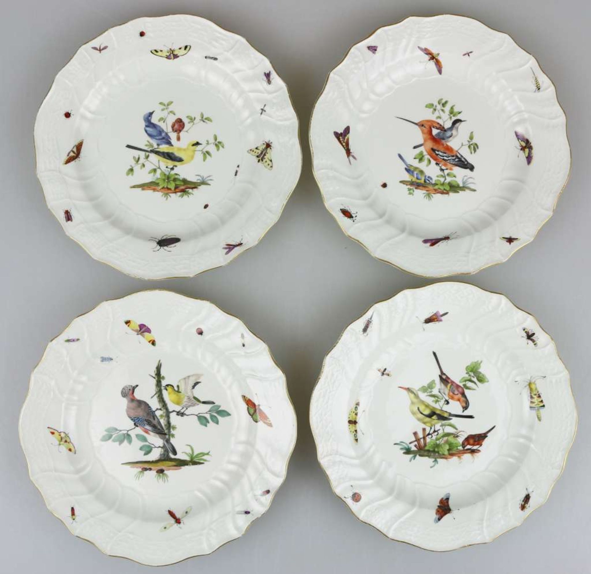 Meissen, 4er Satz Teller, um 1900, polychrom gefasst mit Goldrand, im Spiegel "Vögel in Landsc