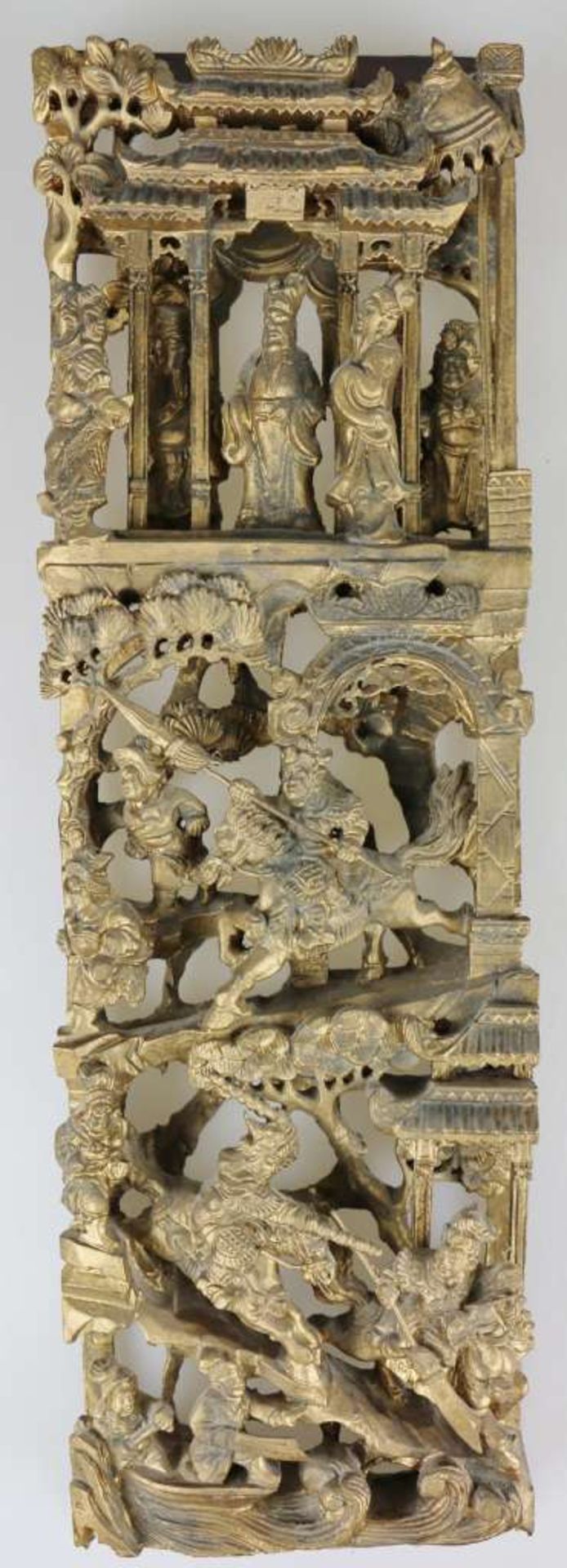 Zwei Holzpaneele, China, 20. Jh., Schnitzerei, Schwarz- u. Rotlack, partiell vergoldet, Darstel - Bild 3 aus 3