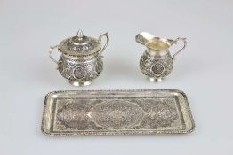 Milchkännchen und Zuckerdose auf Tablett, 875er Silber, Persien/ Iran, wohl 20. Jh., gepunzt 8