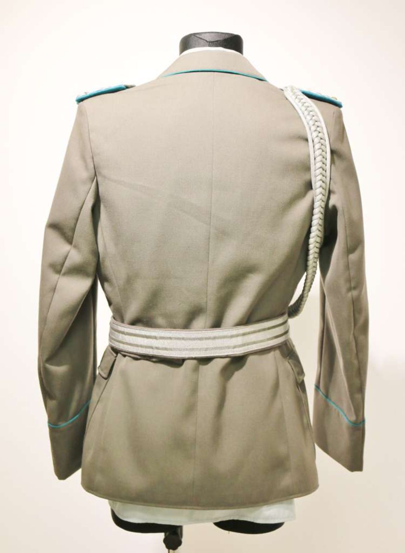 DDR, Uniform eines Oberstleutnant Luftstreitkräfte mit Fangschnur und Koppel, bestehend aus: J - Bild 3 aus 3