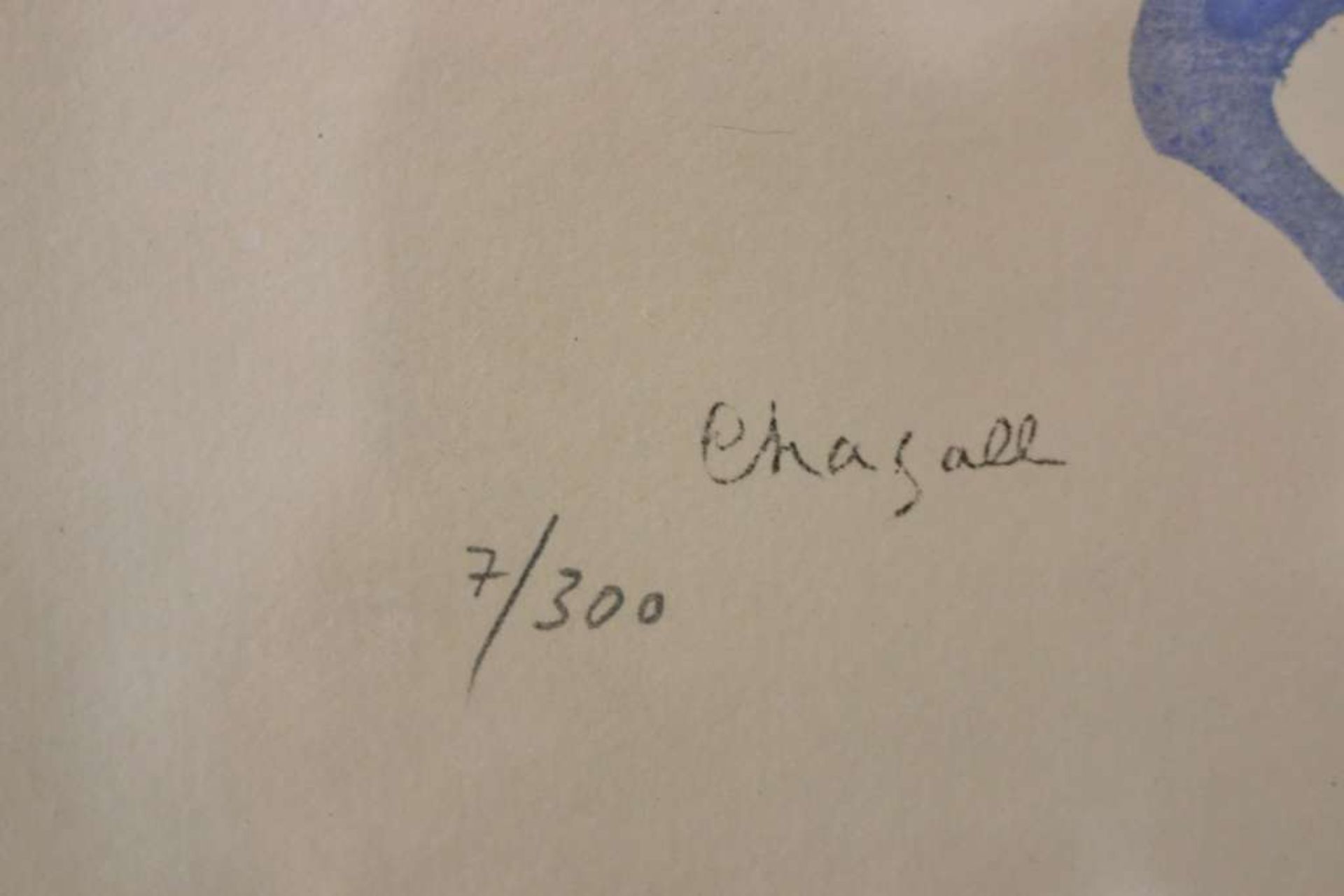 Marc CHAGALL (1887-1985), La bête bleue, Farblithographie, Ed. 7 / 300, Maße ca. 49,5 x 40 cm - Bild 2 aus 2
