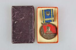 DDR, Ernst Thälmann Medaille Nr. 1633 FDJ "Bereit zur Verteidigung der Heimat".