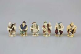 Konvolut sechs Netsuke, Japan, Elfenbein, part. polychrom gefasst, jew. mit Signatur, verschied