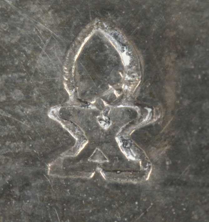 Ein Paar barocke Tafelleuchter, 1-flg., Augsburg, um 1775-77, Silber, Meister: Johann - Image 3 of 4