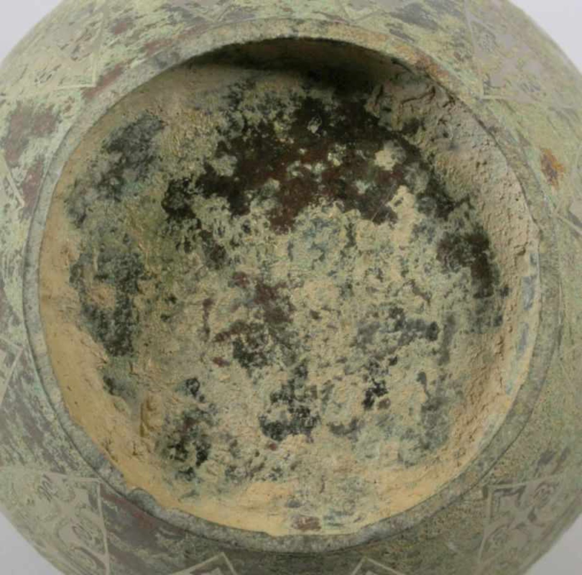 Bronze-Ritualdeckelgefäß, China, nach altem Vorbild nach Typ "bianhu" gearbeitet, runder<b - Bild 5 aus 5
