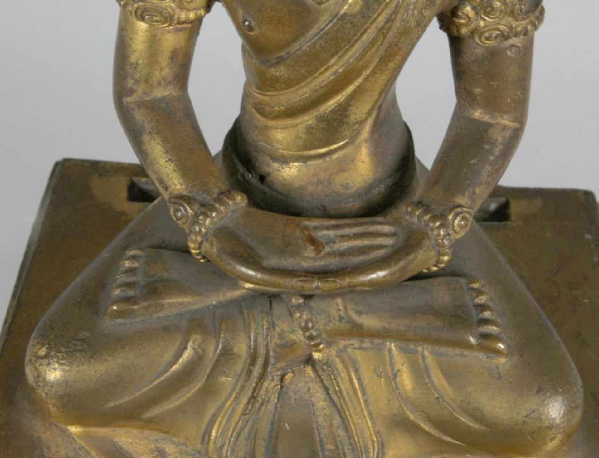Bronze-Plastik, "Amitayus", China oder Tibet, 18. Jh. (Qianglong-Periode), auf offen - Bild 6 aus 10
