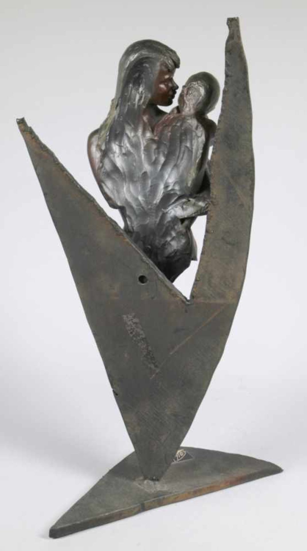 Metall-Plastik, "Mutter mit Kind", Vidahl, M., zeitgenössischer Bildhauer, vollplastische,< - Bild 2 aus 5