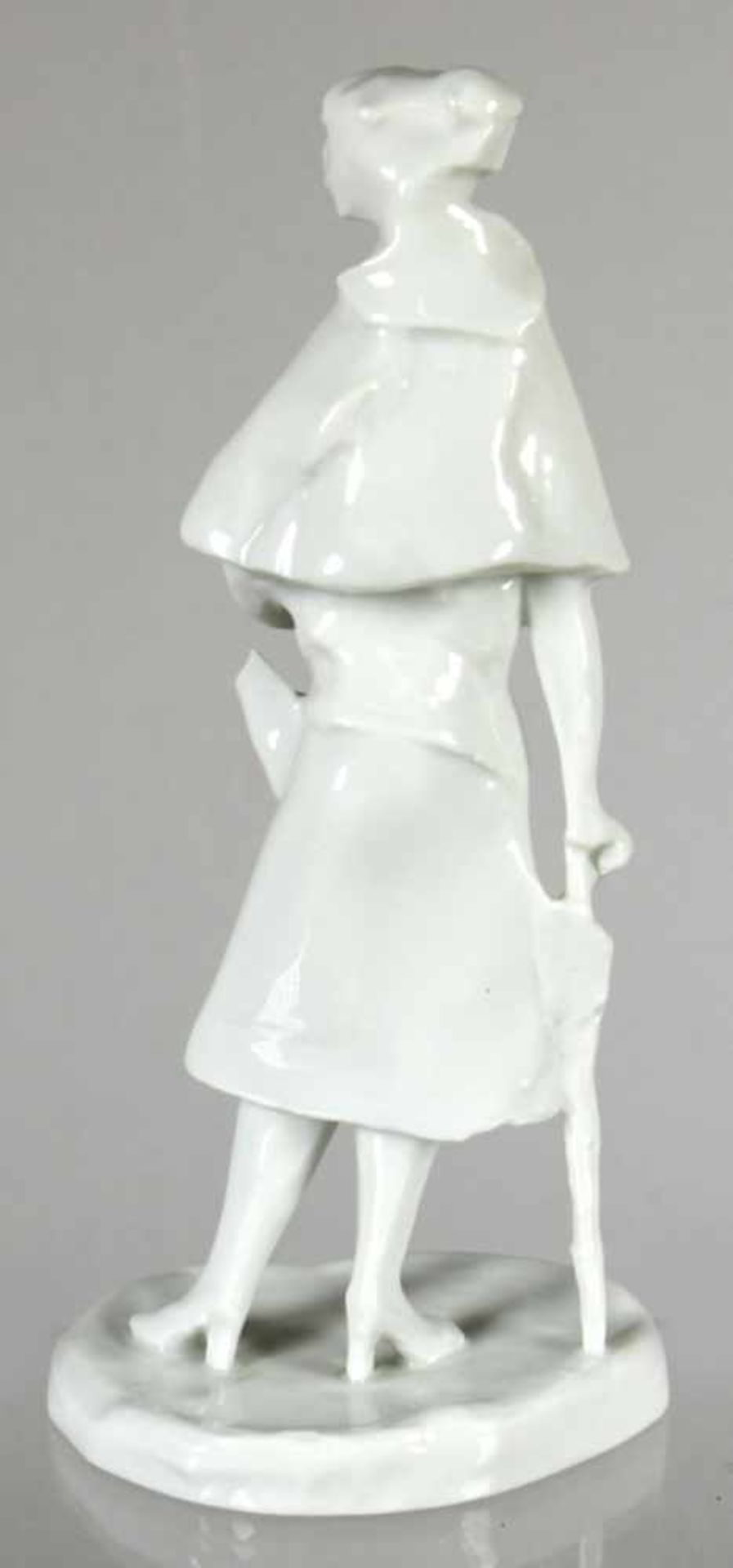 Weißporzellan-Figur, "Dame mit Stockschirm", Rosenthal, Kunstabteilung Selb, 1955, Entw.:< - Bild 2 aus 3