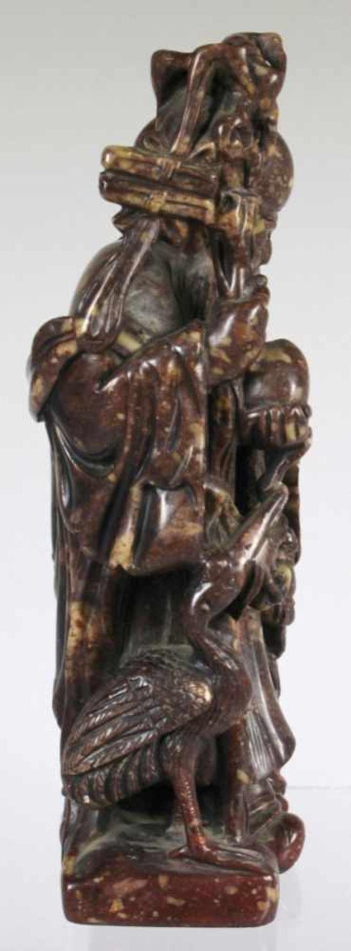 Stein-Schnitzerei, "Luohan mit Kind", China, 19. Jh., vollplastische, stehende Darstellung - Bild 2 aus 4