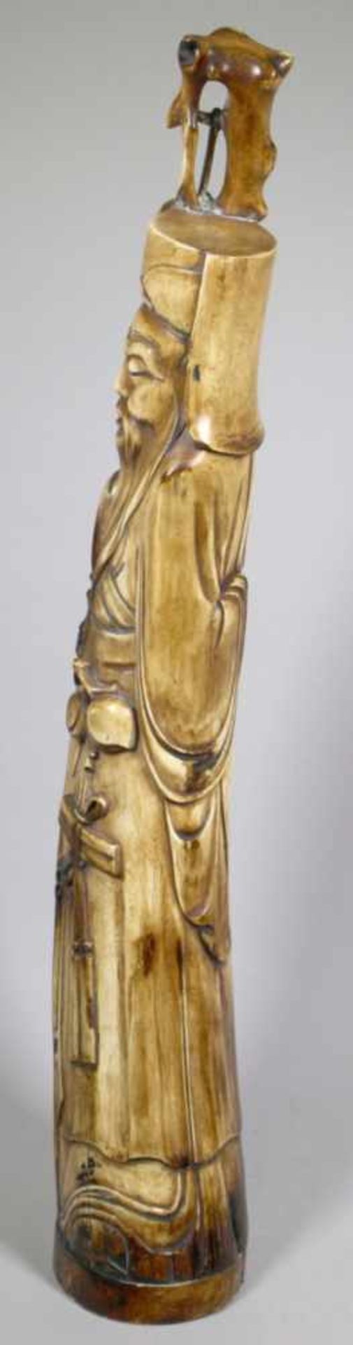 Elfenbein-Figur, "Gott des Glücks und der Weisheit", China, 19. Jh., auf leicht< - Bild 2 aus 6