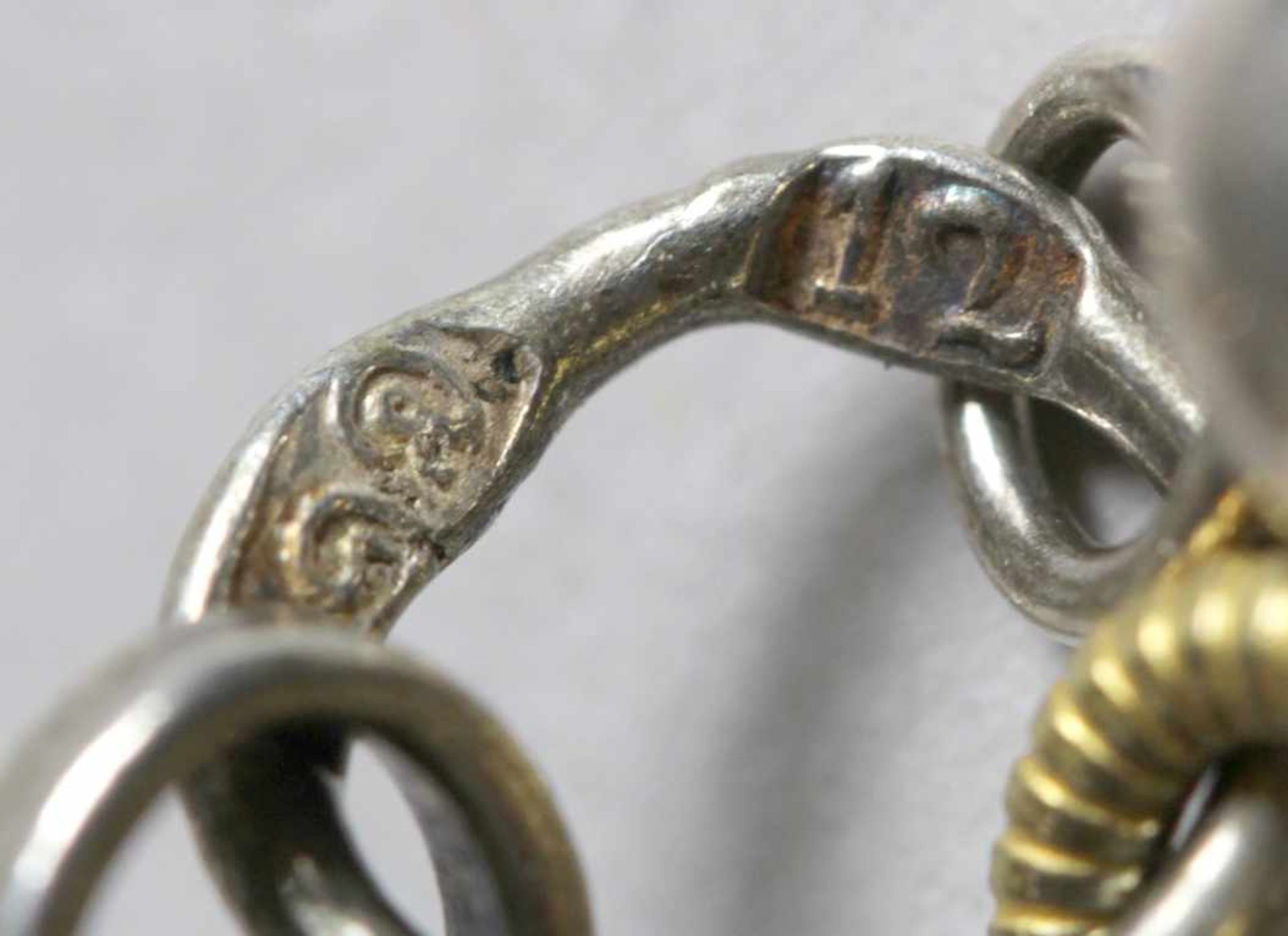 Rosenkranz, 19. Jh., gefertigt aus durchbrochen gearbeiteten Silberkügelchen, größere,<br - Bild 4 aus 4