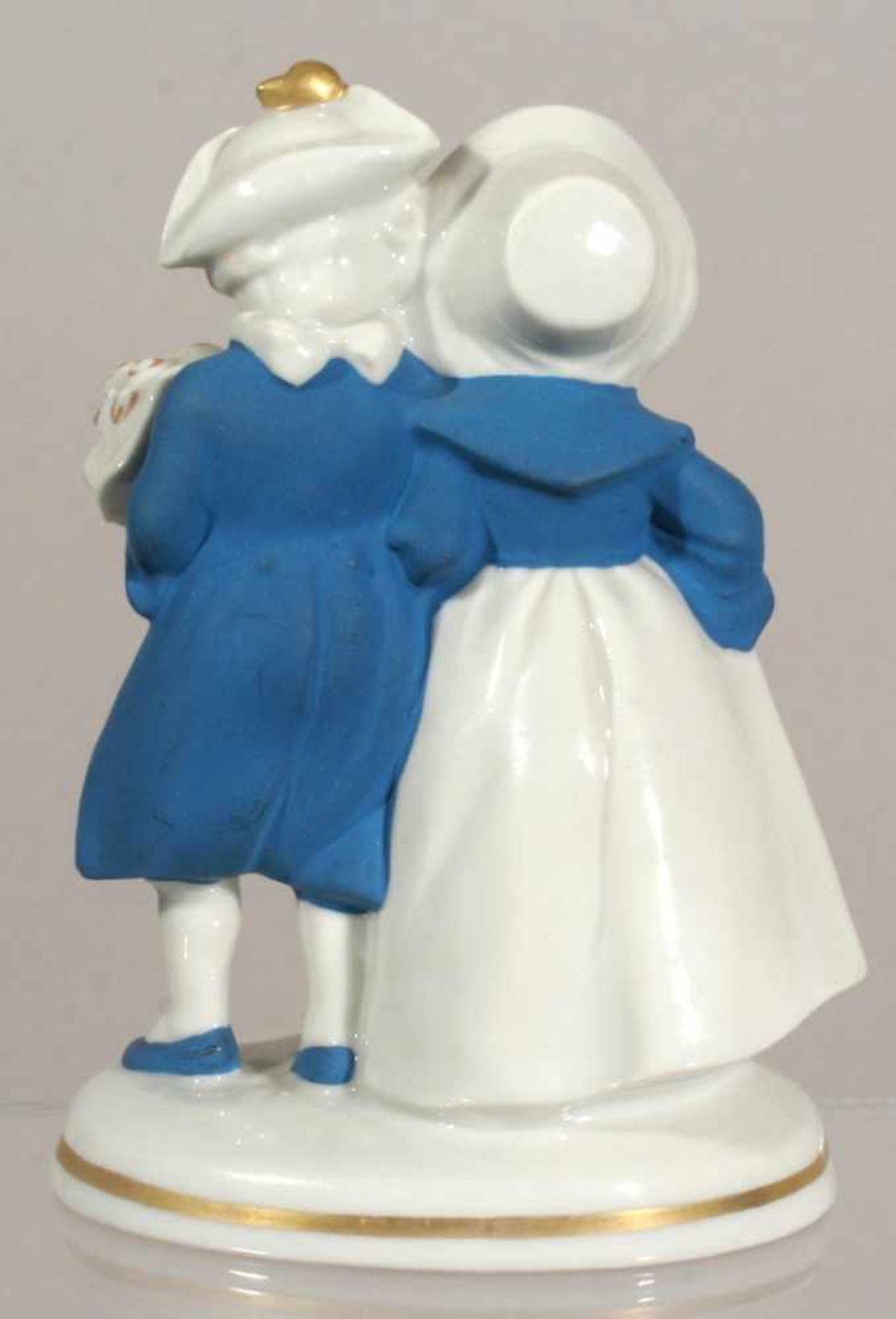 Porzellan-Figur, "Biedermeier-Pärchen", Hertwig & Co., Katzhütte, um 1920, auf ovalem<b - Bild 2 aus 3