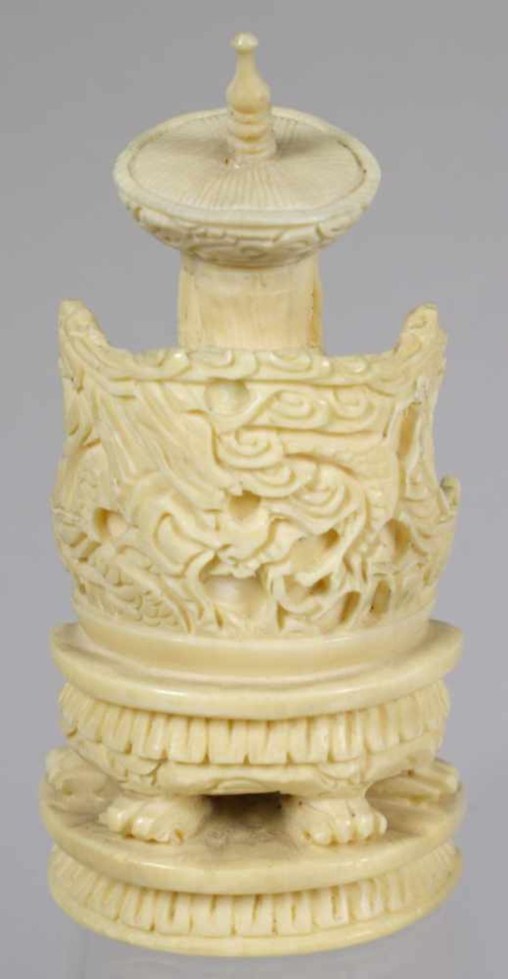 Elfenbein-Figur, "Kaiser", China, um 1900, auf Sockel vollplastische, auf Thron sitzende - Bild 2 aus 4