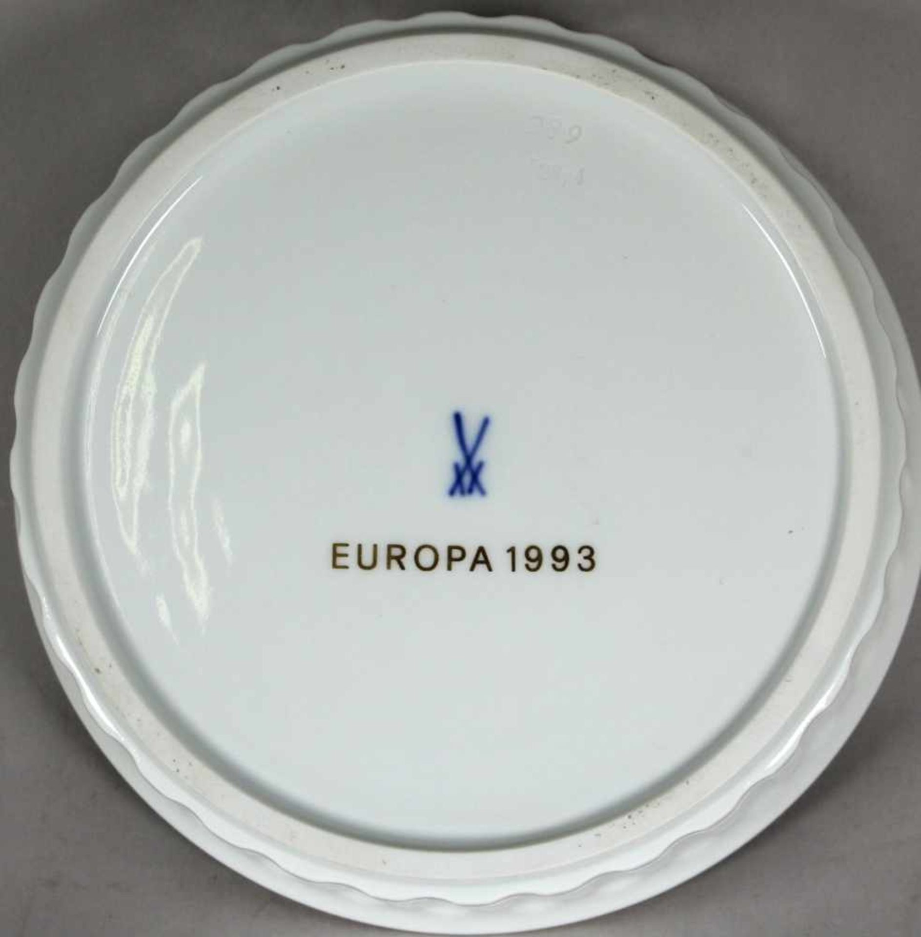 Porzellan-Deckeldose, "Europa", Meissen, 1993, Entw.: Peter Strang, limitiert auf 500 - Bild 8 aus 10