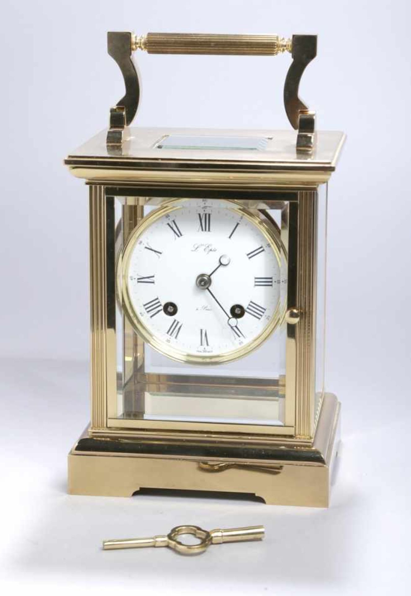 Übergroße Reiseuhr, L'Epée, Paris, 1. Hälfte 20. Jh., feines Messinggehäuse, vergoldet,<br /