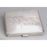 Zigaretten-Etui, wohl dt., um 1920, Silber 800, rechteckig, Wandung mit Hammerschlagdekor,