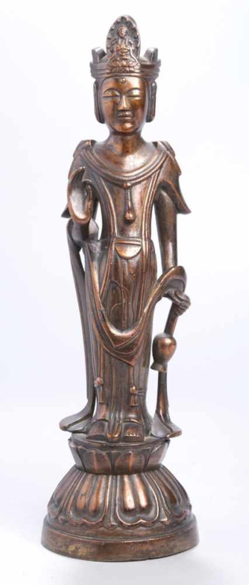 Weißmetall-Plastik, "Guanyin", China, um 1900, auf rundem Lotossockel vollplastische,<