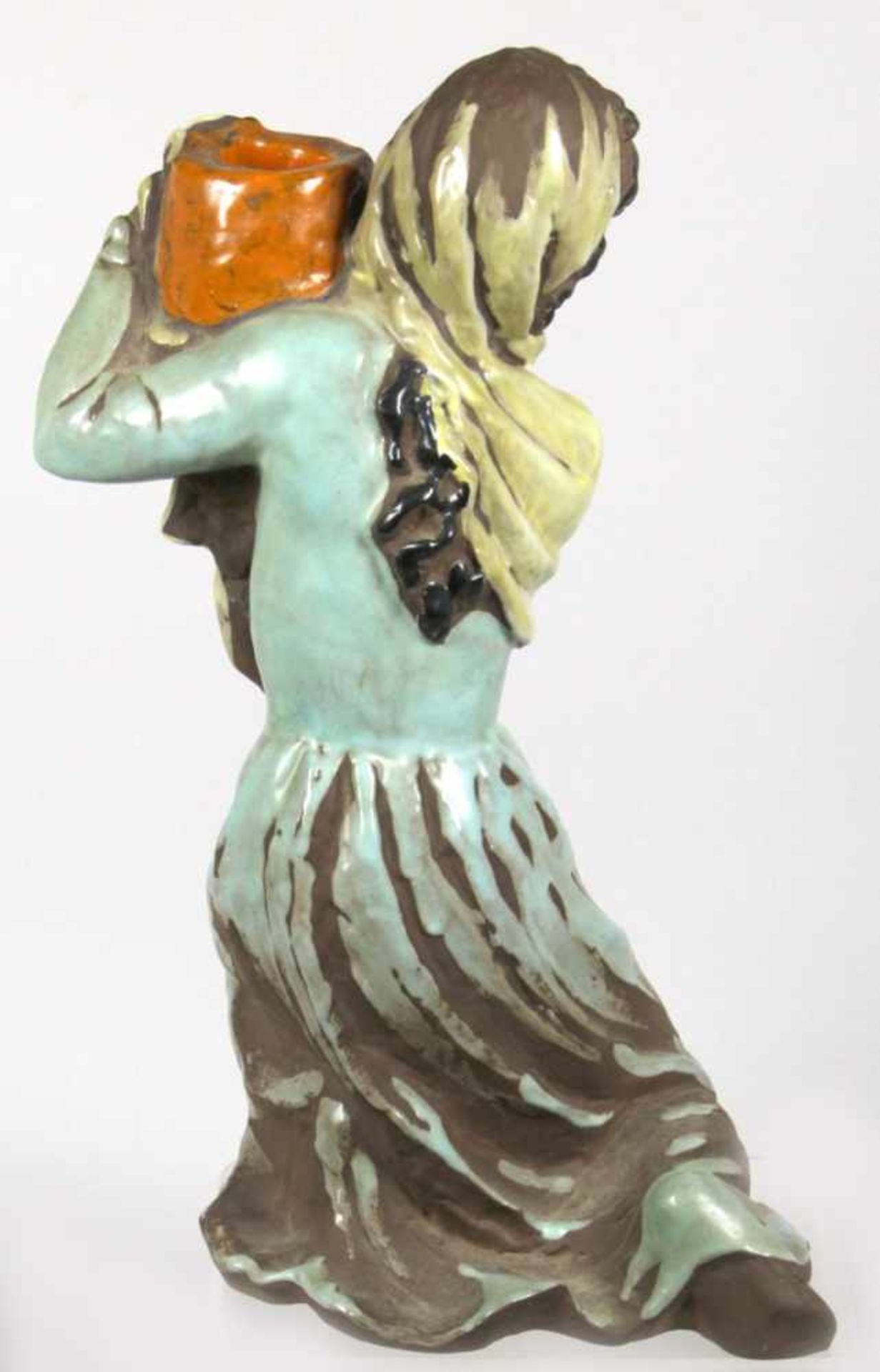 Keramik-Figur bzw. -Leuchter, "Kerzenträgerin", Karlsruher Majolika, um 1956-64, Entw.:Lore - Bild 2 aus 3