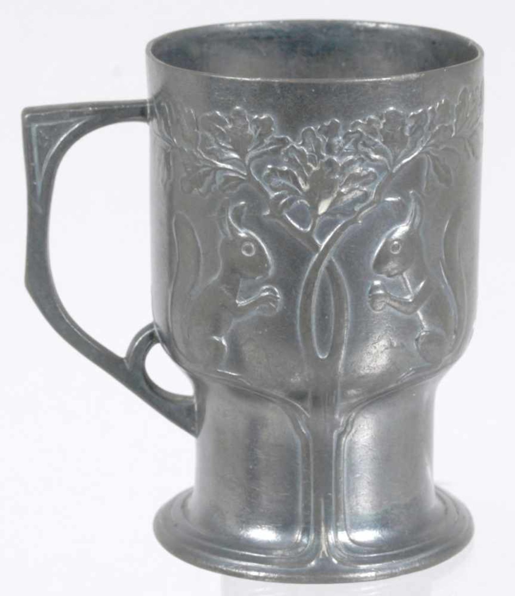 Britanniametall-Tasse, WMF, Geislingen, um 1906, Mod.nr. 49, auf flach ausgestelltemRundfuß - Bild 2 aus 3