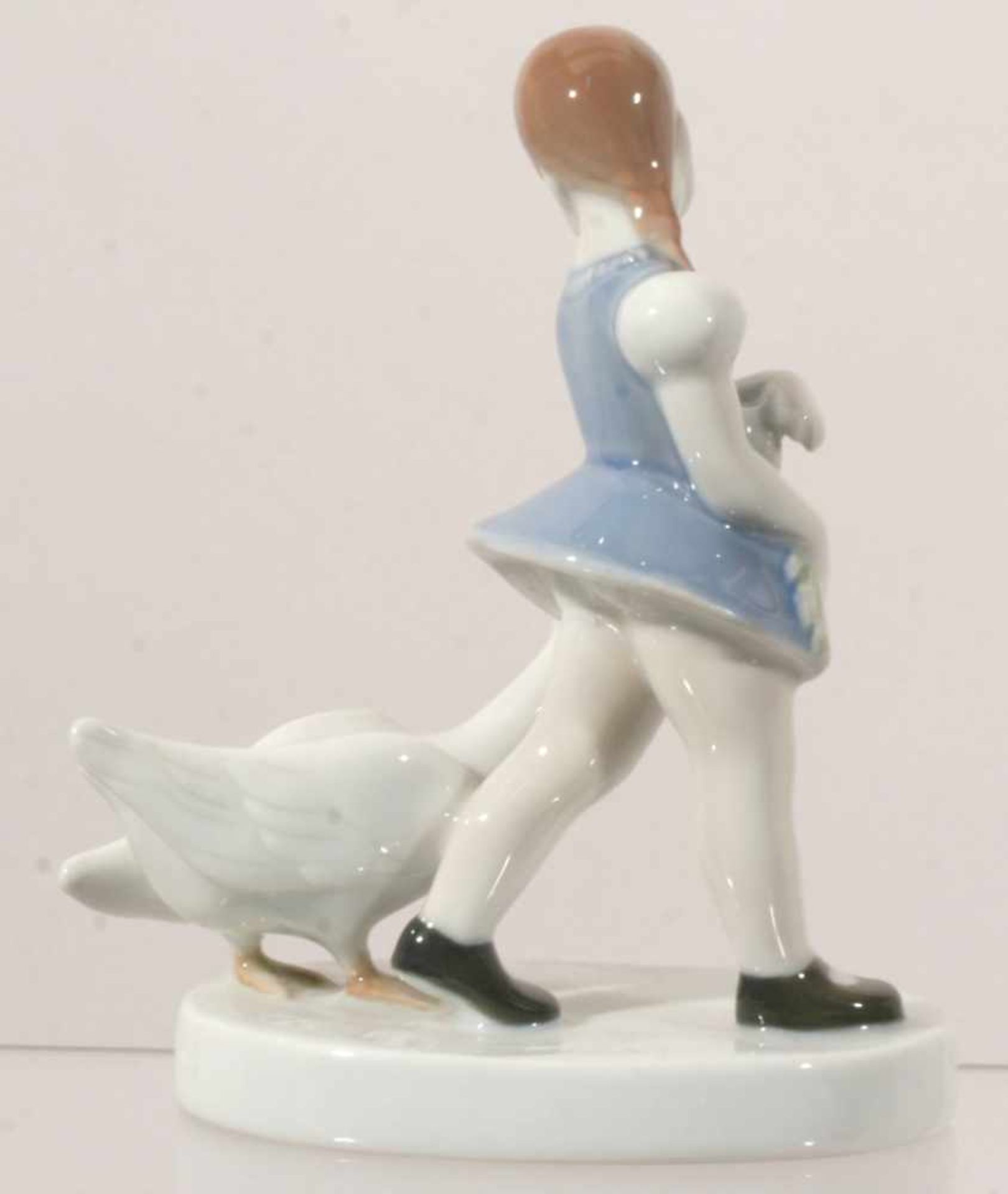 Porzellan-Figur, "Gänseliesel", Rosenthal, Kunstabteilung Selb, 1956, Entw.: Claire Weiss1934, Mod. - Bild 2 aus 5