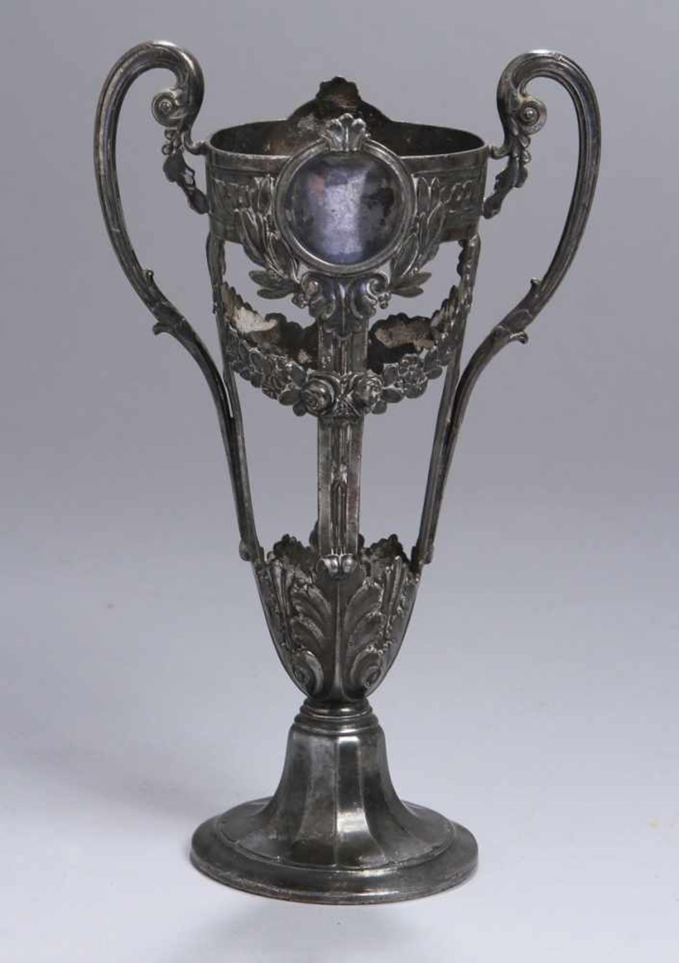 Metall-Vasenhalterung, F. W. Quist, Esslingen, um 1905, Mod.nr.: 6687, Rundstand,durchbrochen
