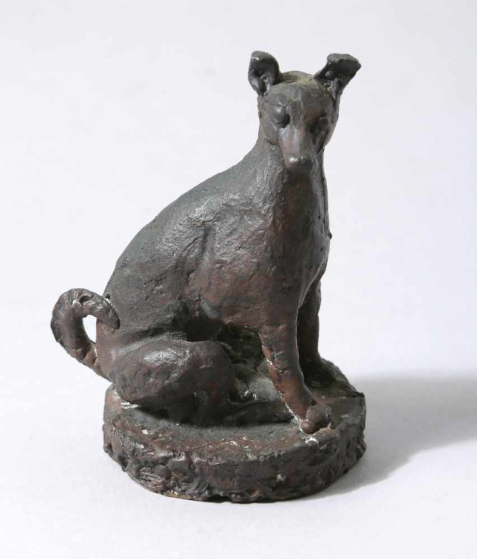 Bronze-Tierplastik, "Hund", anonymer Bildhauer Mitte 20. Jh., vollplastische, sitzendeDarstellung,