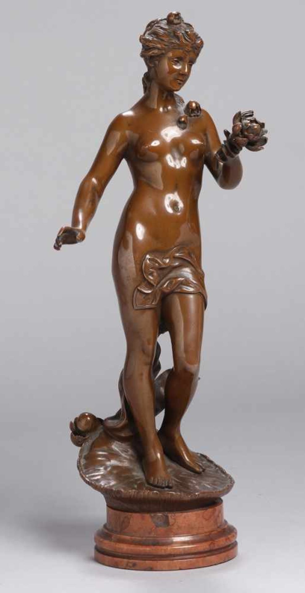 Bronze-Plastik, "Stehender, weiblicher Akt", anonymer Bildhauer um 1900, vollplastische,stehende