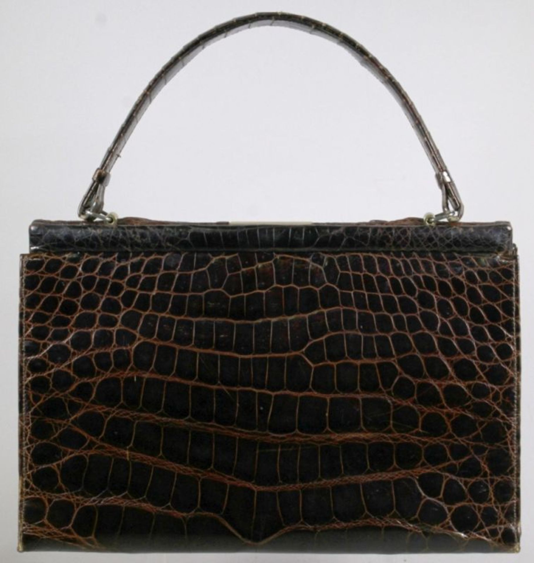 Damen-Handtasche, dunkelbraunes Zuchtalligator-Leder, frontseitig gefertigt mit mittiggroßer, - Bild 2 aus 3